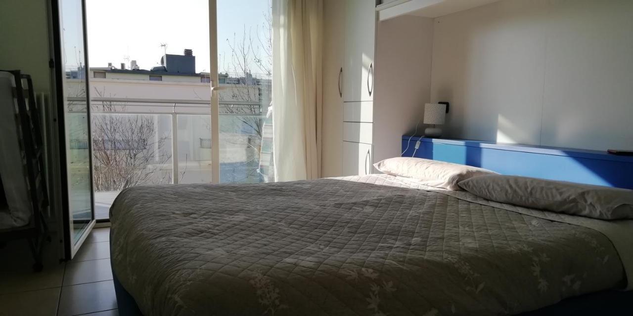 Appartement Brezza Da Mare à Rimini Extérieur photo