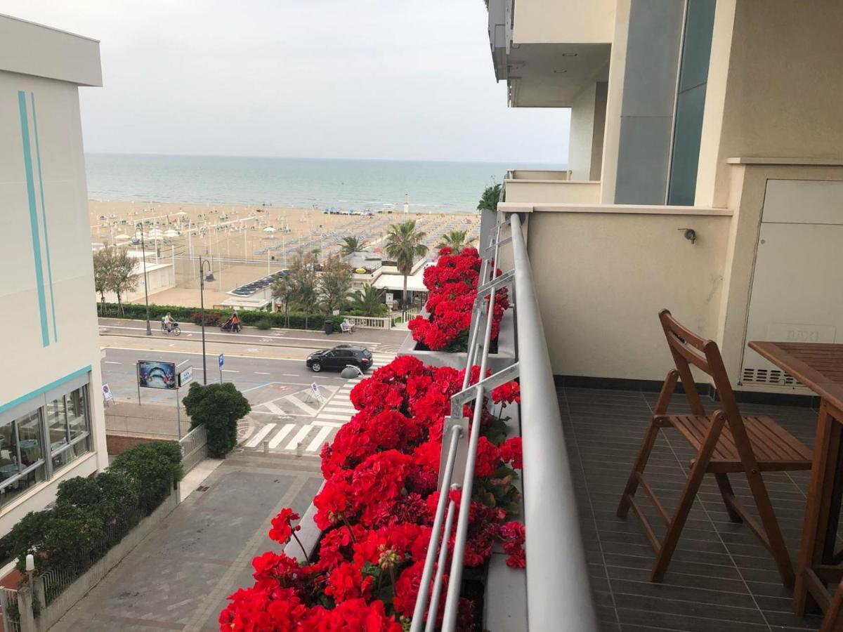 Appartement Brezza Da Mare à Rimini Extérieur photo