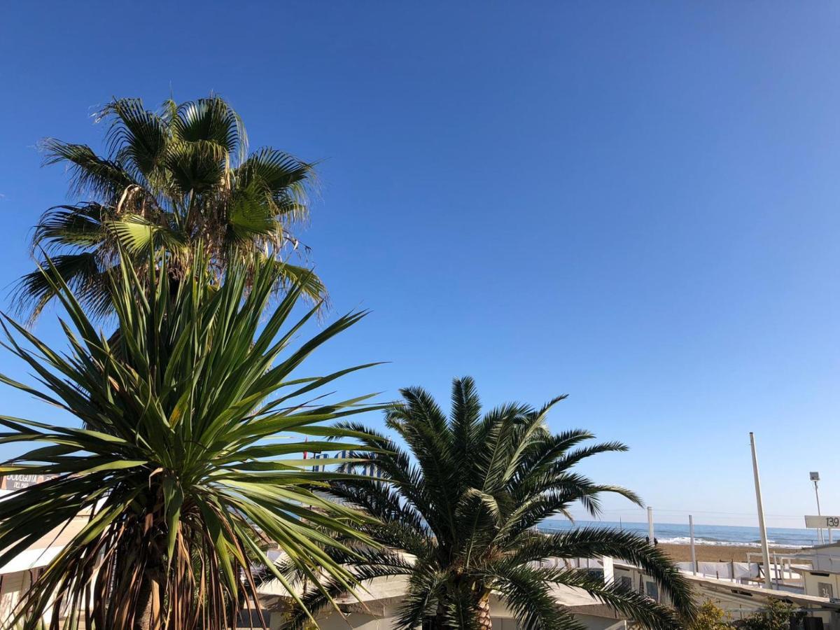 Appartement Brezza Da Mare à Rimini Extérieur photo